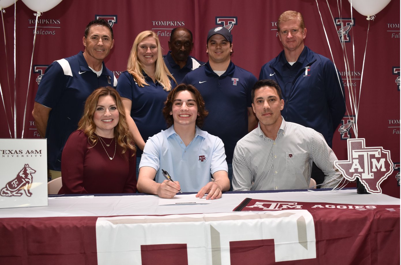 Matthew Aigner signed to dive at Texas A&M.